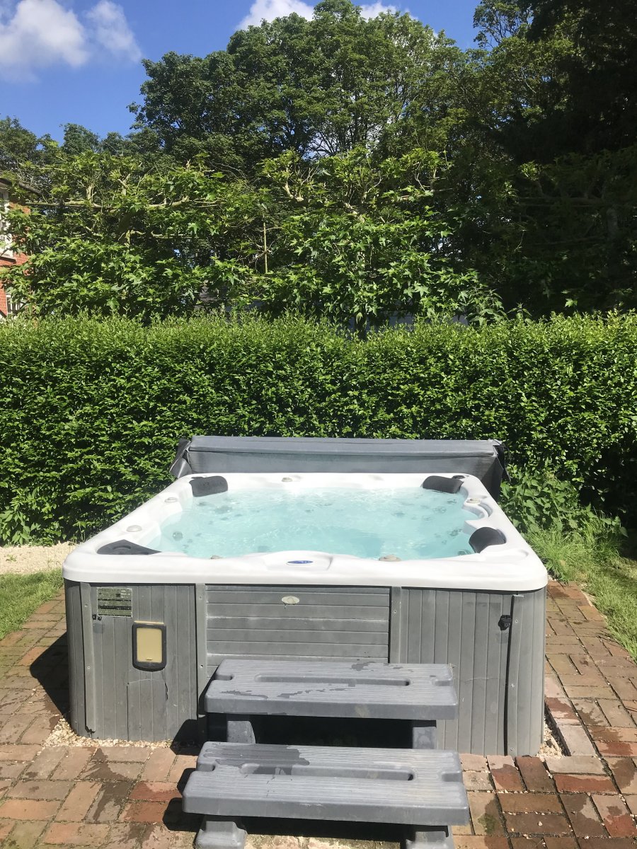 8 seater hot tub at Ringshall Grange